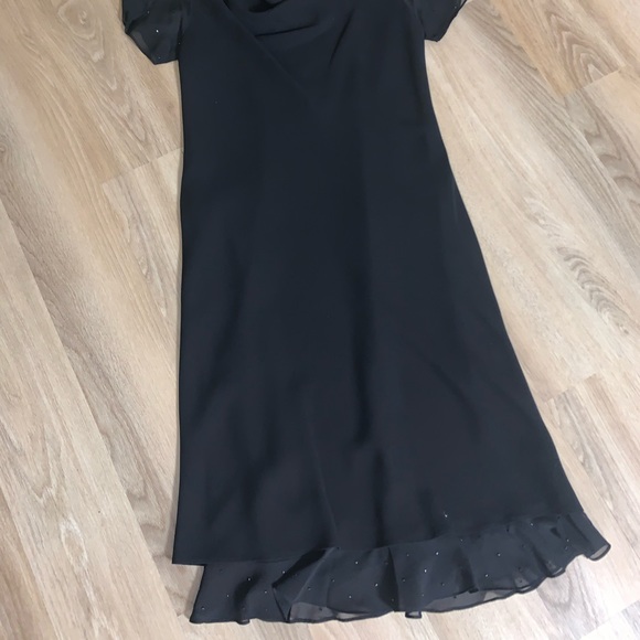 Black scoop neck 3/4 length dress! Perfect condition! - Picture 2 of 5